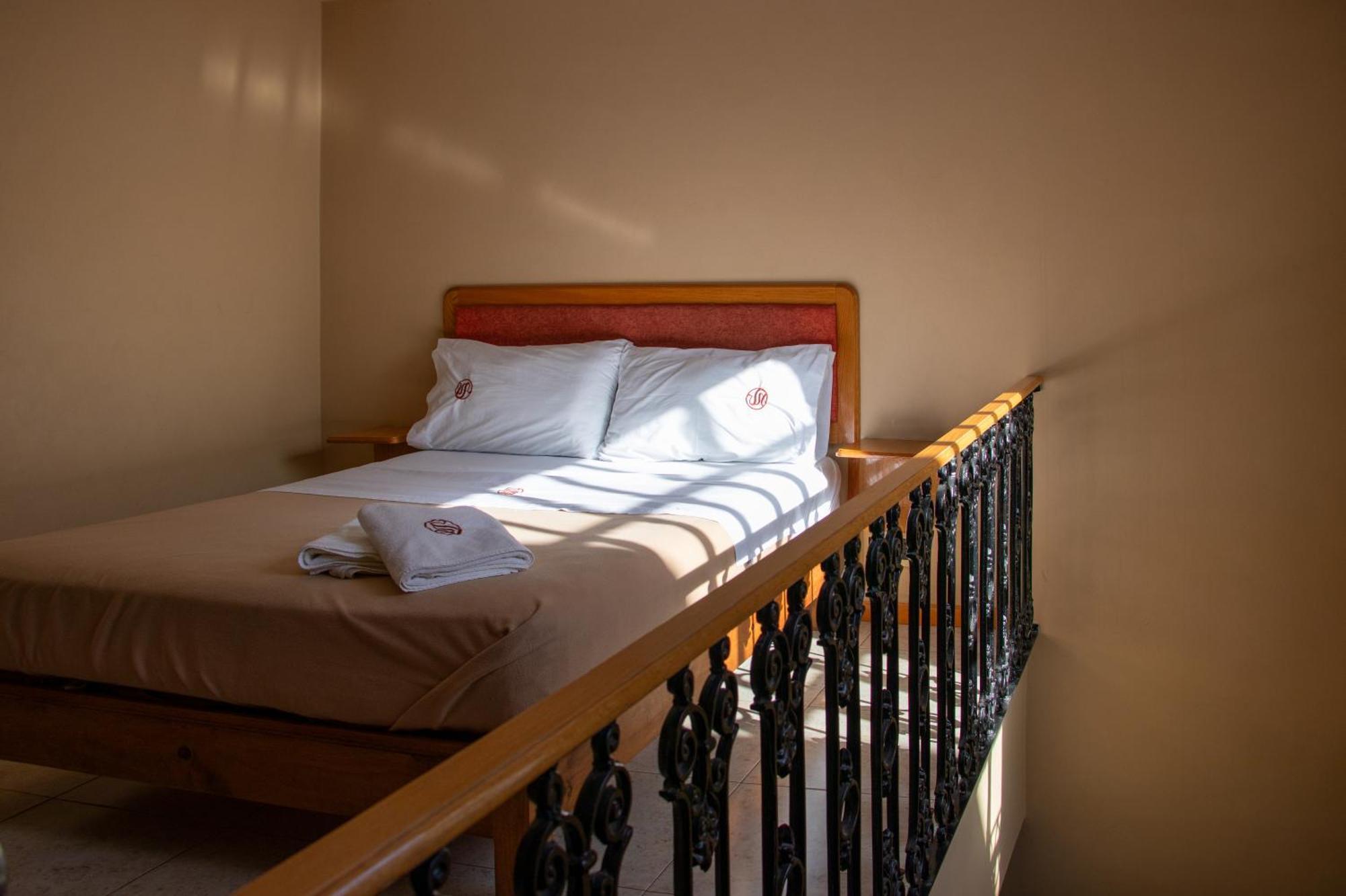Suites Sevilla Puebla Buitenkant foto