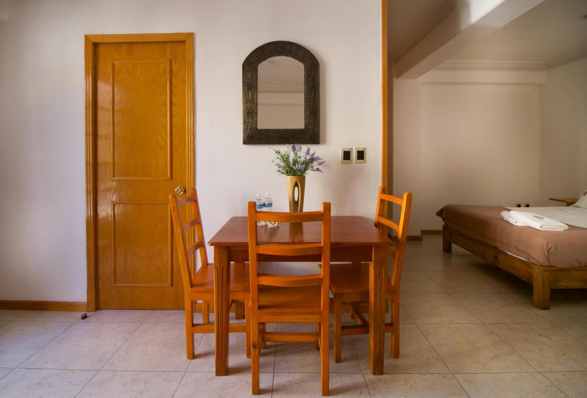 Suites Sevilla Puebla Buitenkant foto