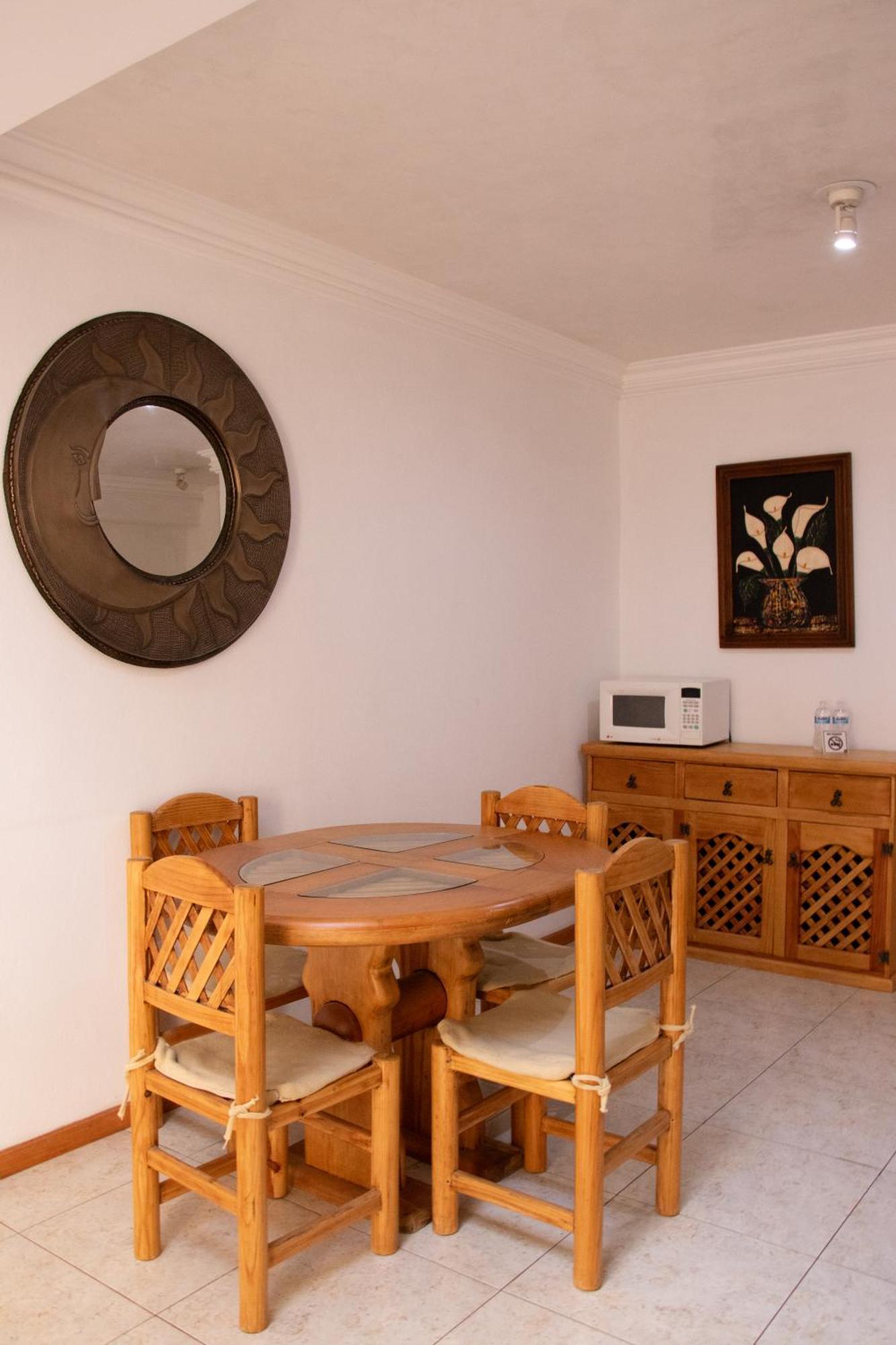 Suites Sevilla Puebla Buitenkant foto