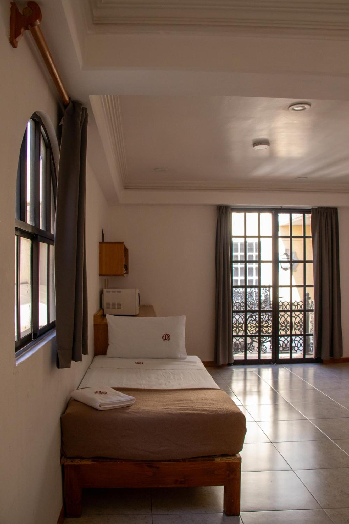 Suites Sevilla Puebla Buitenkant foto