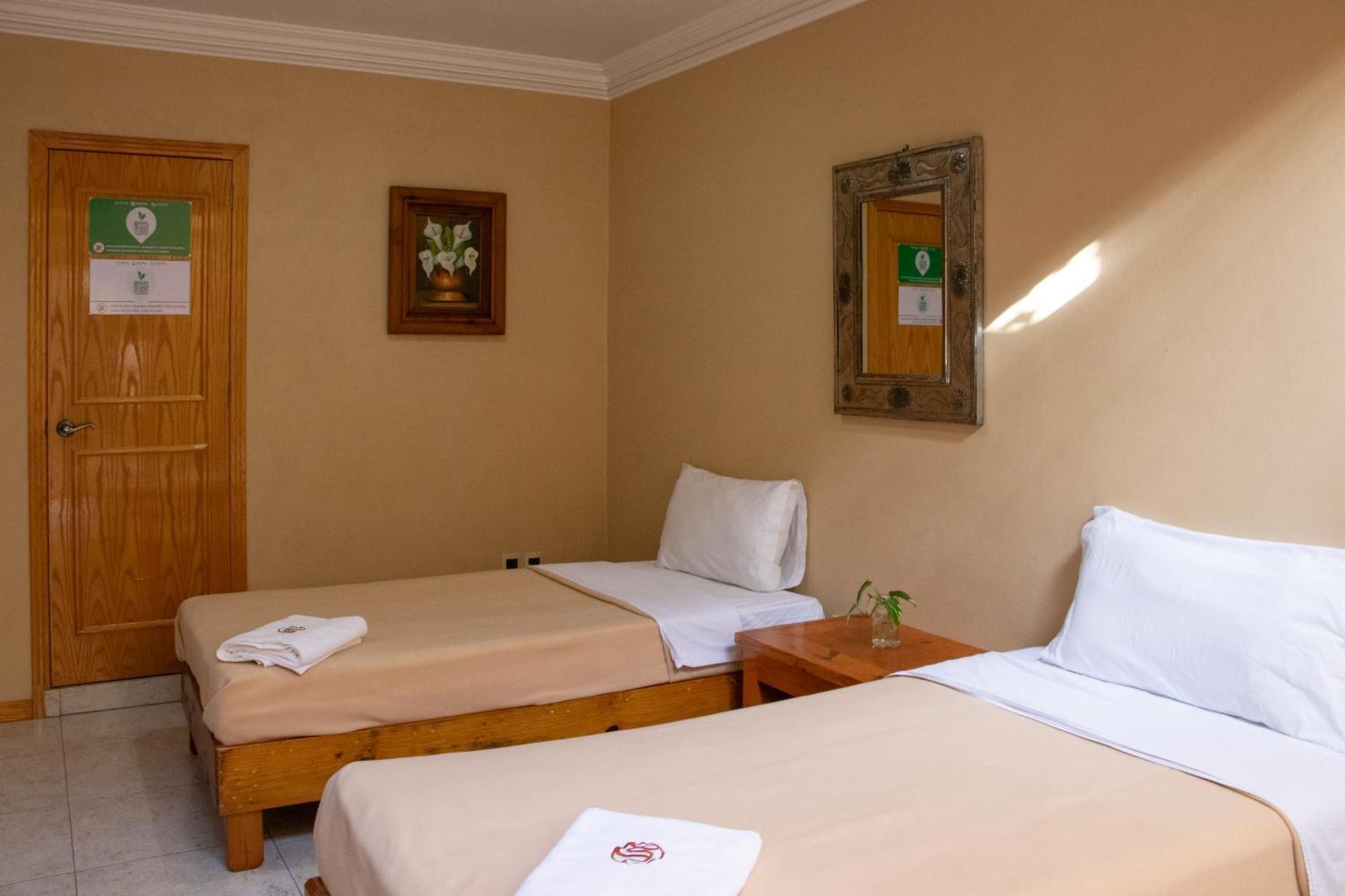 Suites Sevilla Puebla Buitenkant foto