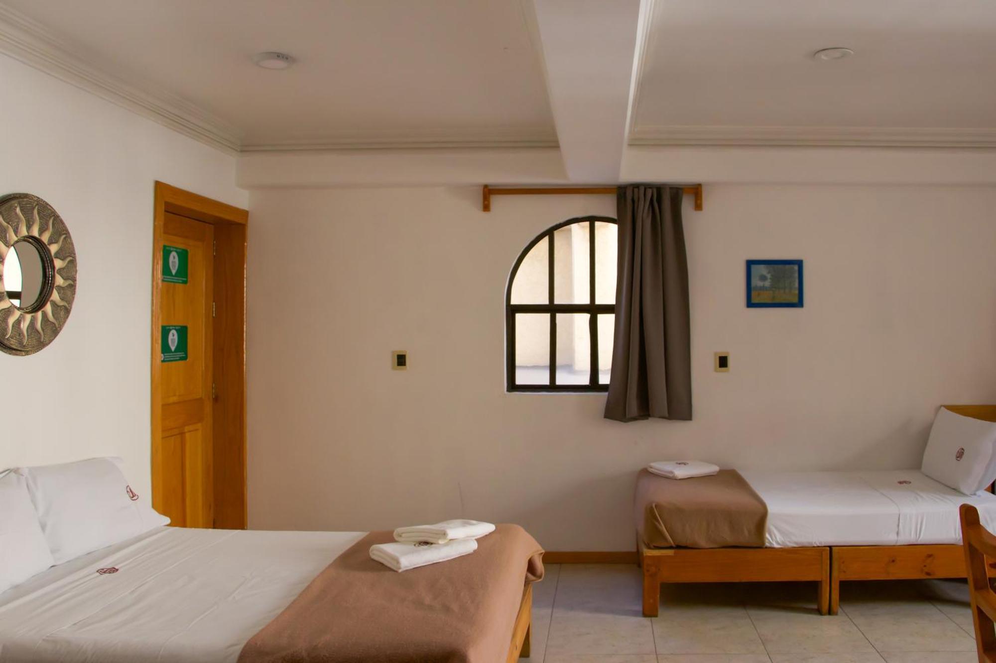 Suites Sevilla Puebla Buitenkant foto